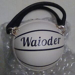NWOT Waioder Basketball Purse